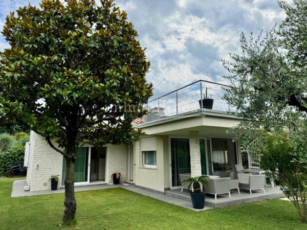casa indipendente in vendita a Bardolino