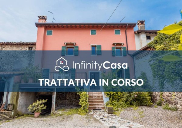 casa indipendente in vendita a Bardolino in zona Calmasino