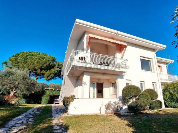 casa indipendente in vendita a Bardolino