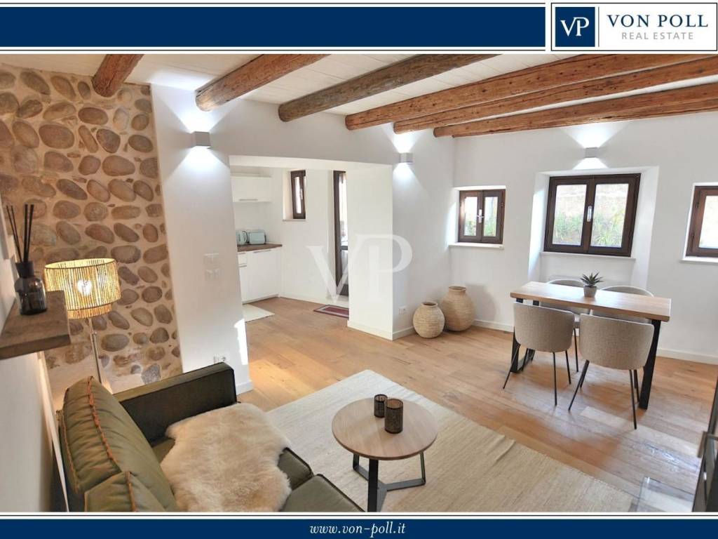 casa indipendente in vendita a Bardolino in zona Calmasino