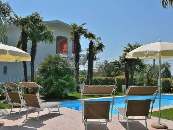 casa indipendente in vendita a Bardolino