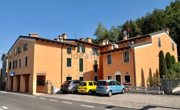 appartamento in vendita a Bardolino in zona Calmasino