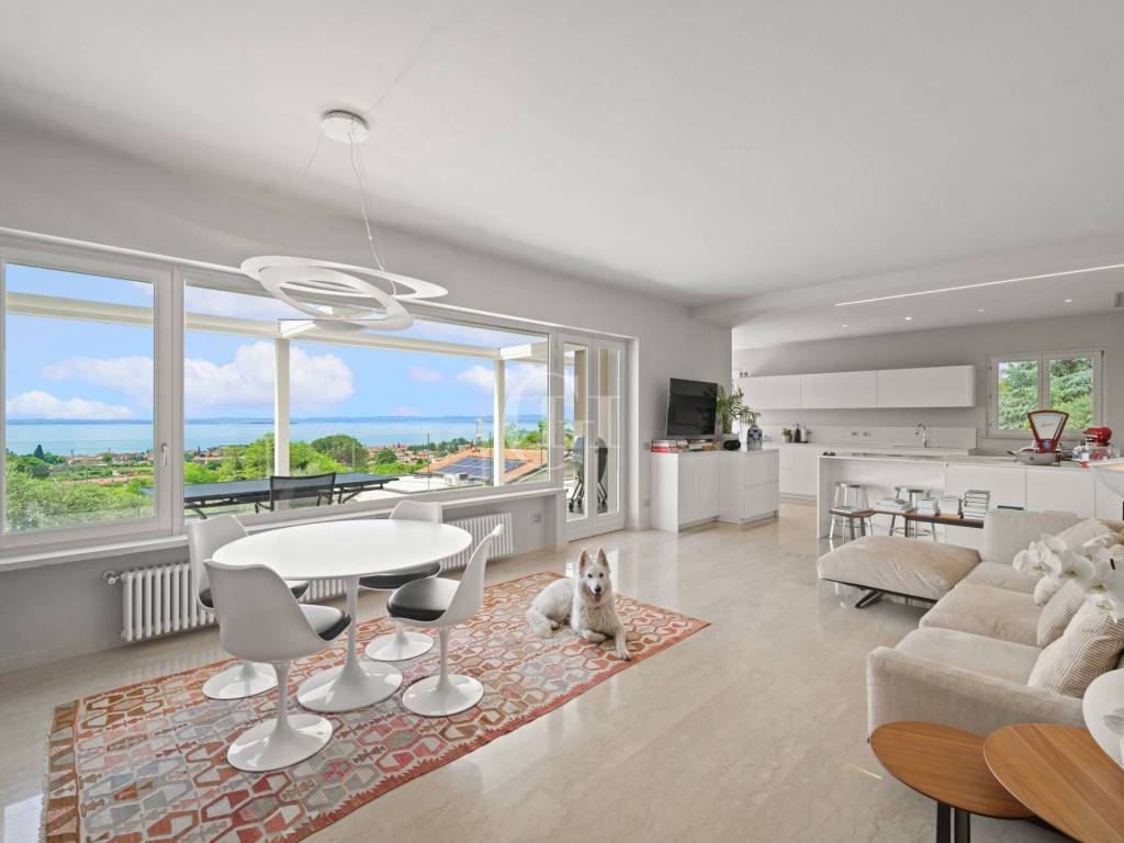 casa indipendente in vendita a Bardolino