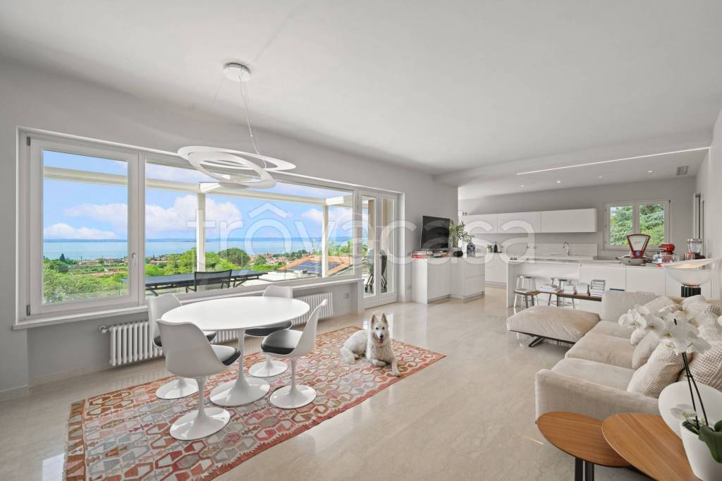 casa indipendente in vendita a Bardolino