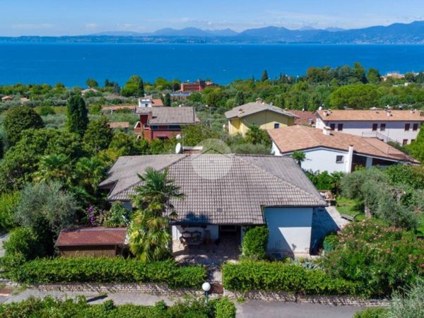 casa indipendente in vendita a Bardolino