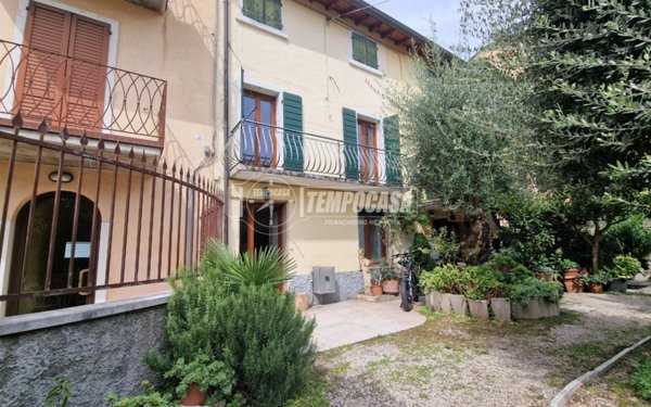 casa indipendente in vendita a Bardolino