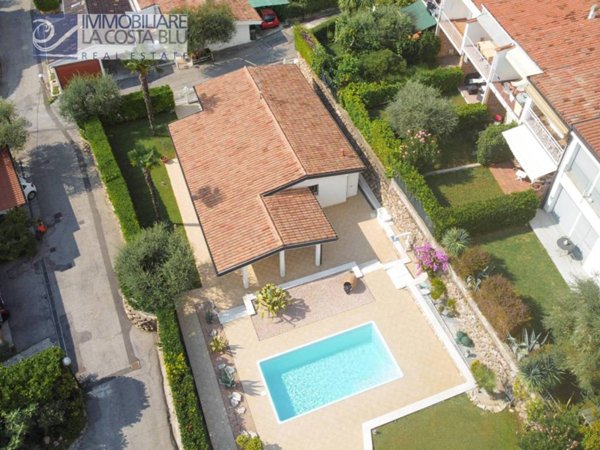casa indipendente in vendita a Bardolino