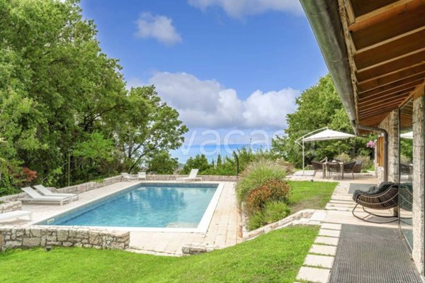 casa indipendente in vendita a Bardolino