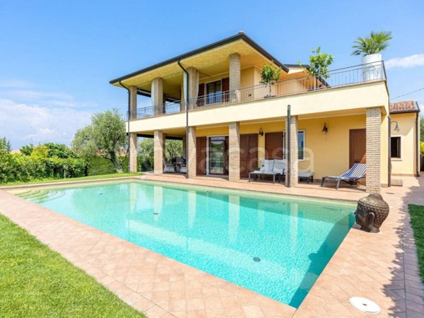 casa indipendente in vendita a Bardolino