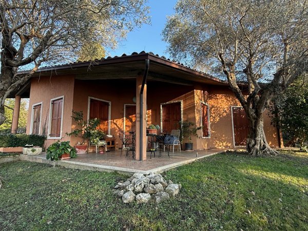 casa indipendente in vendita a Bardolino