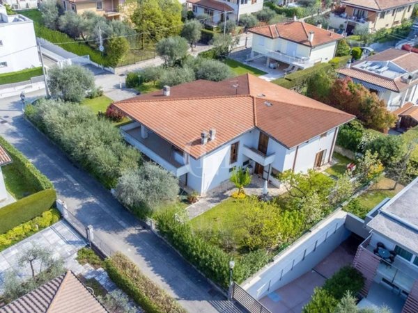 casa indipendente in vendita a Bardolino