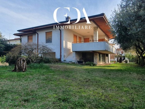 casa indipendente in vendita a Bardolino