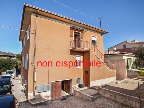 casa indipendente in vendita a Bardolino