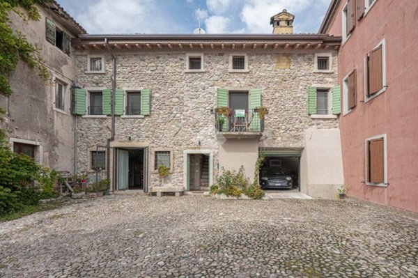 casa indipendente in vendita a Bardolino