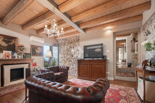 casa indipendente in vendita a Bardolino