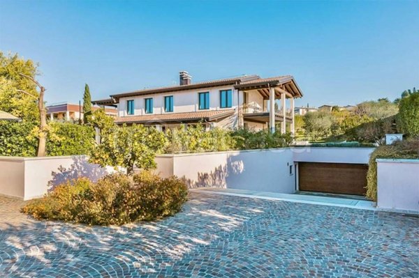 casa indipendente in vendita a Bardolino