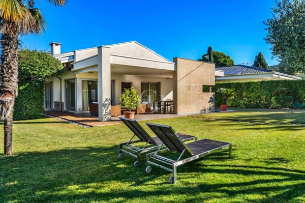 casa indipendente in vendita a Bardolino