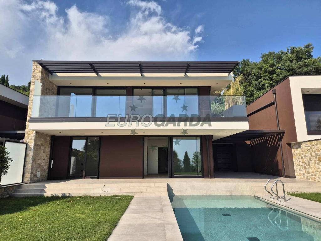 casa indipendente in vendita a Bardolino