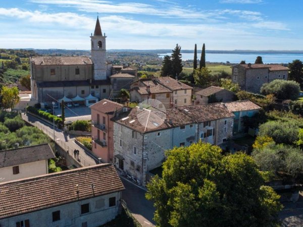 casa indipendente in vendita a Bardolino in zona Calmasino
