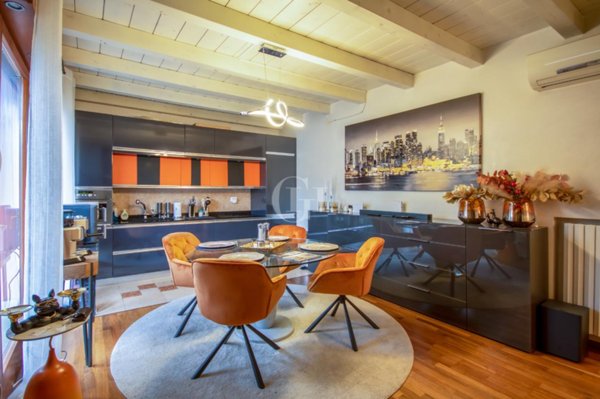 casa indipendente in vendita a Bardolino in zona Calmasino