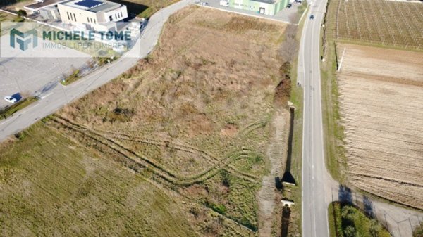 terreno agricolo in vendita a Bardolino in zona Calmasino