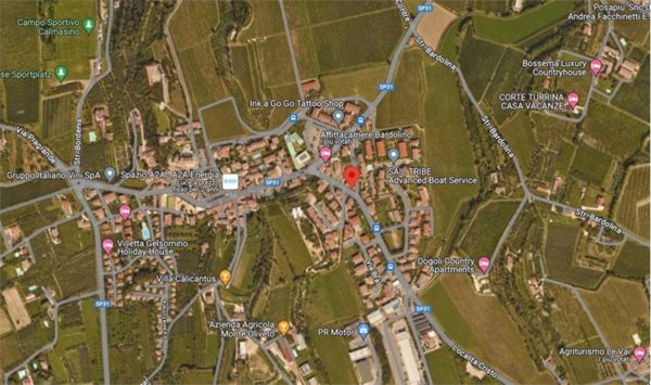 casa indipendente in vendita a Bardolino in zona Calmasino