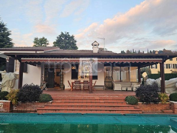 casa indipendente in vendita a Bardolino