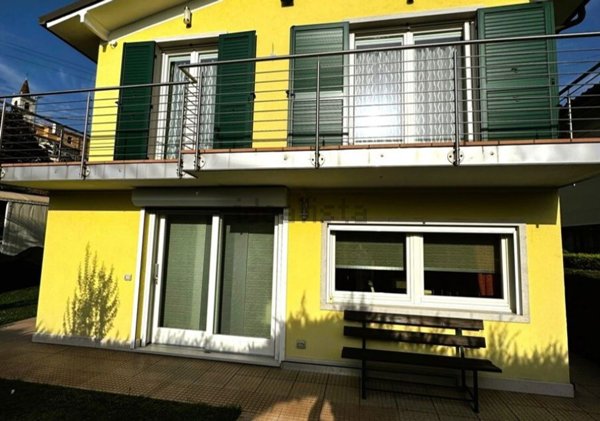 casa indipendente in vendita a Bardolino in zona Calmasino