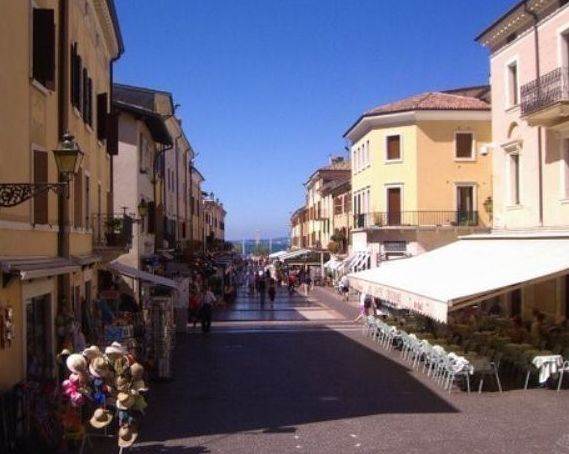 casa indipendente in vendita a Bardolino