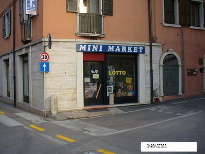 negozio in vendita a Bardolino in zona Calmasino
