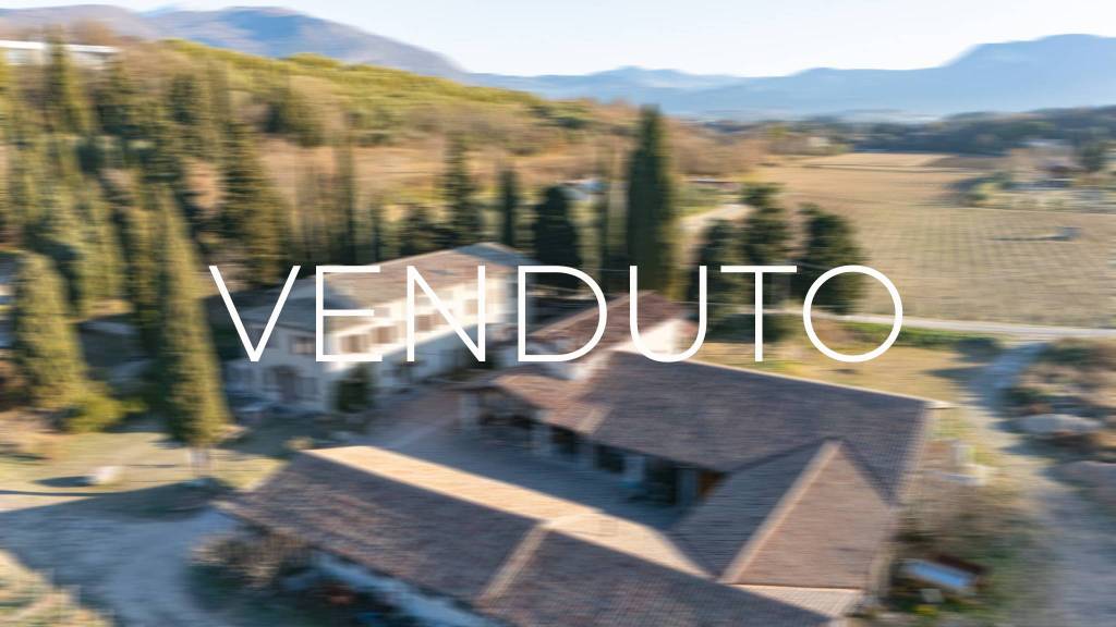 casa indipendente in vendita a Bardolino