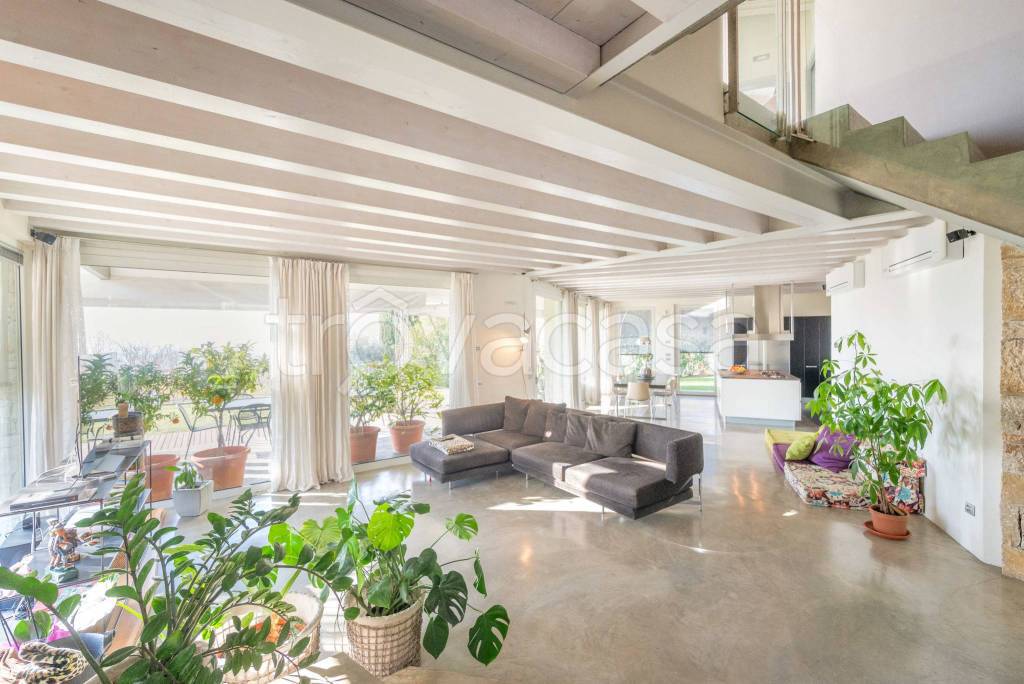 casa indipendente in vendita a Bardolino