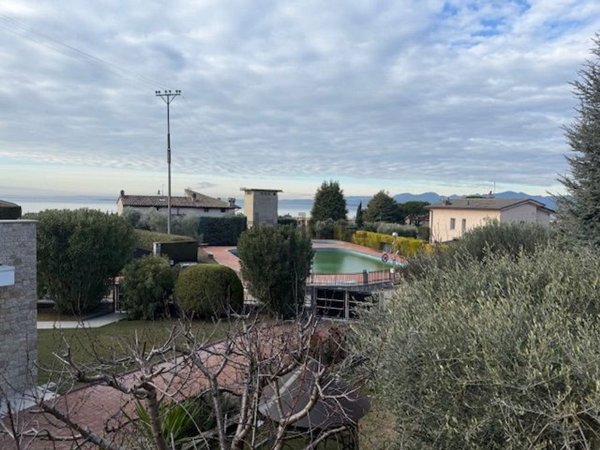 casa indipendente in vendita a Bardolino