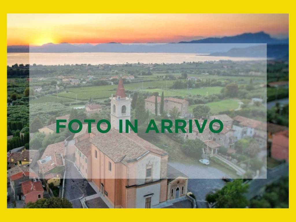 appartamento in vendita a Bardolino in zona Calmasino