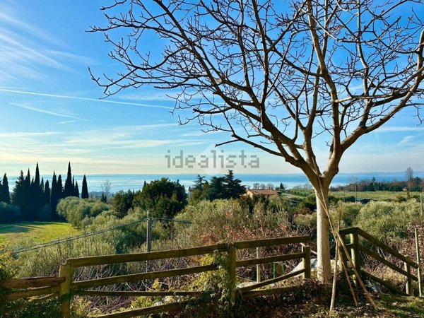 casa indipendente in vendita a Bardolino
