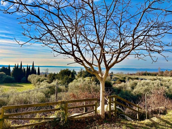 casa indipendente in vendita a Bardolino