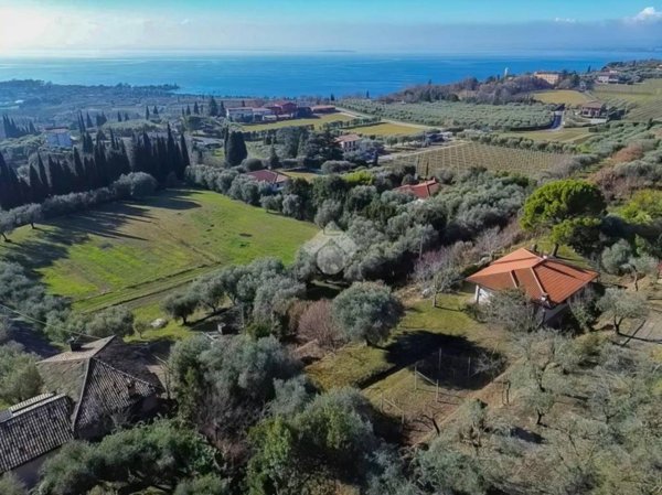 casa indipendente in vendita a Bardolino