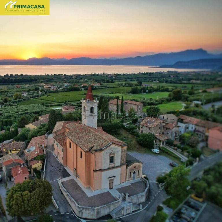 appartamento in vendita a Bardolino in zona Calmasino