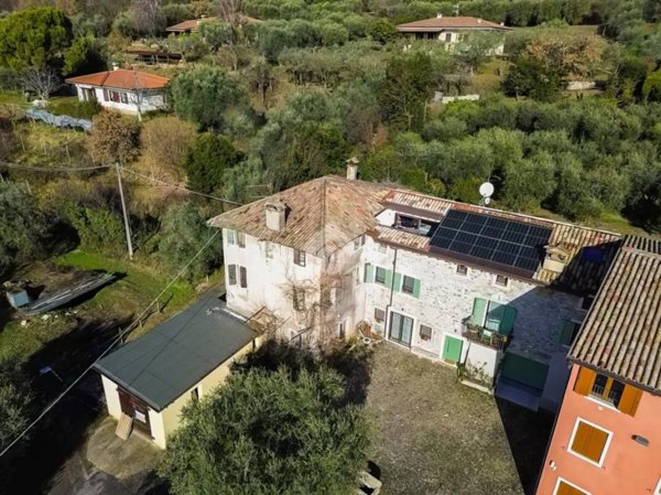 casa indipendente in vendita a Bardolino