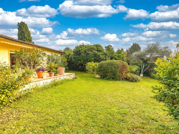 casa indipendente in vendita a Bardolino