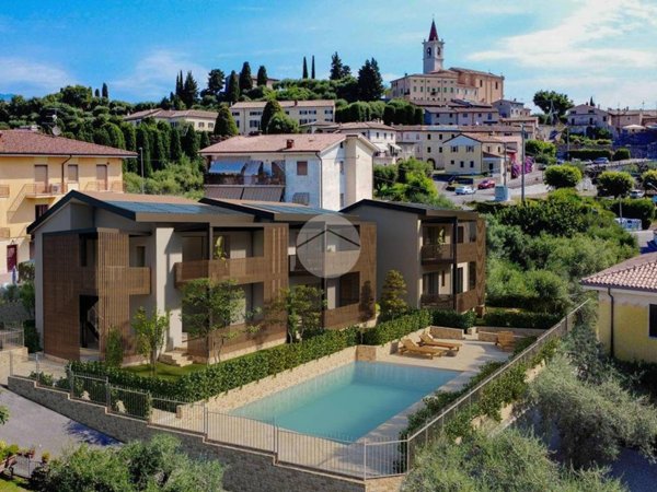 appartamento in vendita a Bardolino in zona Calmasino
