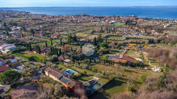 casa indipendente in vendita a Bardolino