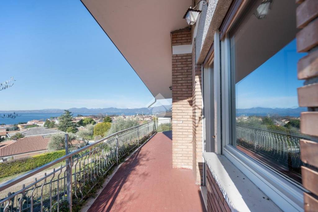 casa indipendente in vendita a Bardolino