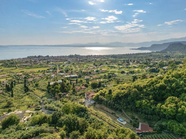 casa indipendente in vendita a Bardolino