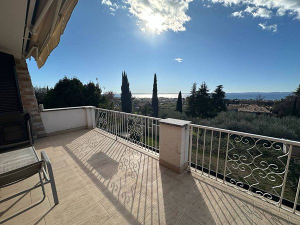 casa indipendente in vendita a Bardolino