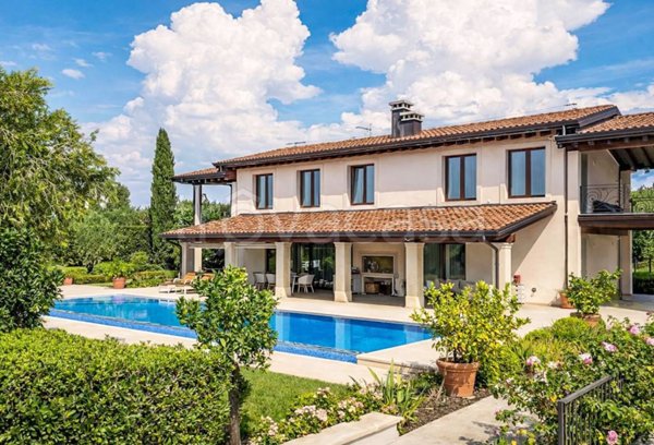 casa indipendente in vendita a Bardolino