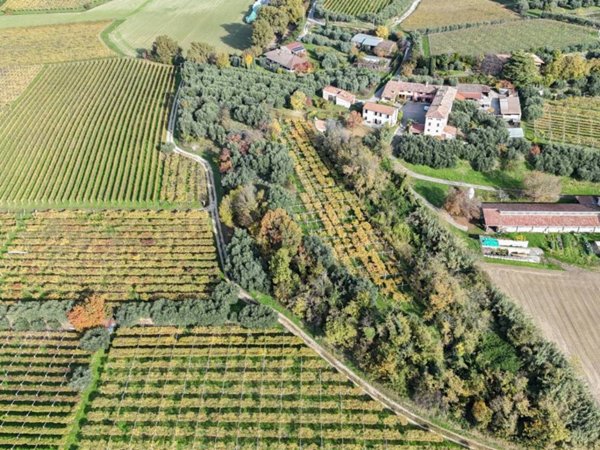 casa indipendente in vendita a Bardolino