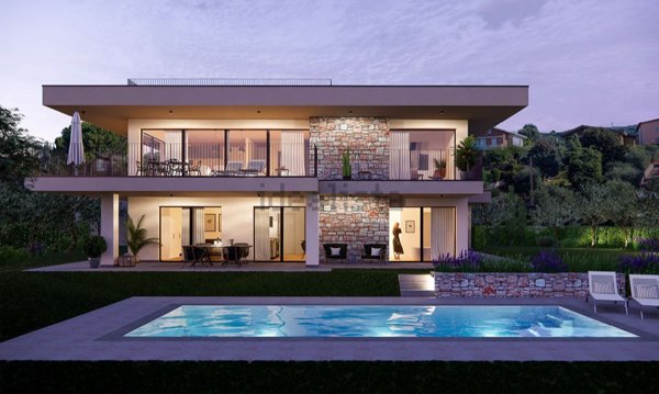 casa indipendente in vendita a Bardolino