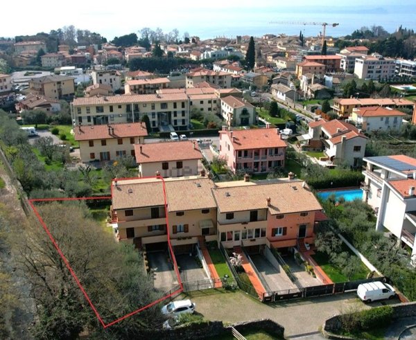 casa indipendente in vendita a Bardolino