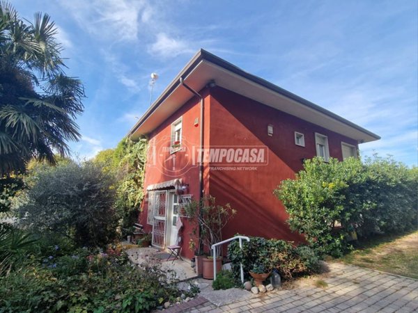 casa indipendente in vendita a Bardolino